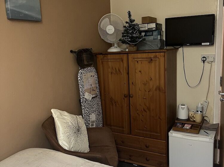 스탠다드 룸, The Singlecote