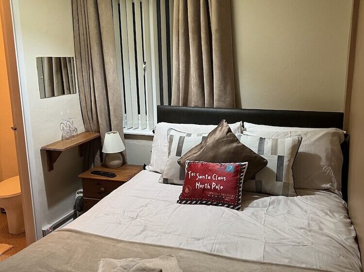 스탠다드 룸, The Singlecote