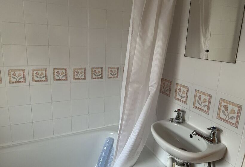 4인용 스탠다드 룸, The Singlecote