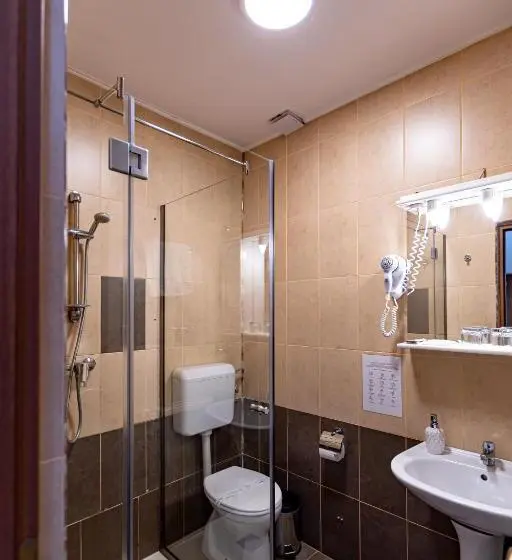 اتاق استاندارد سه نفره, Pension Bella Vista