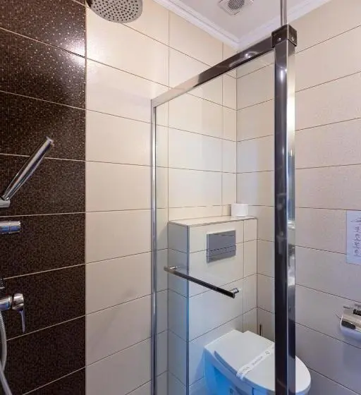 اتاق استاندارد سه نفره, Pension Bella Vista
