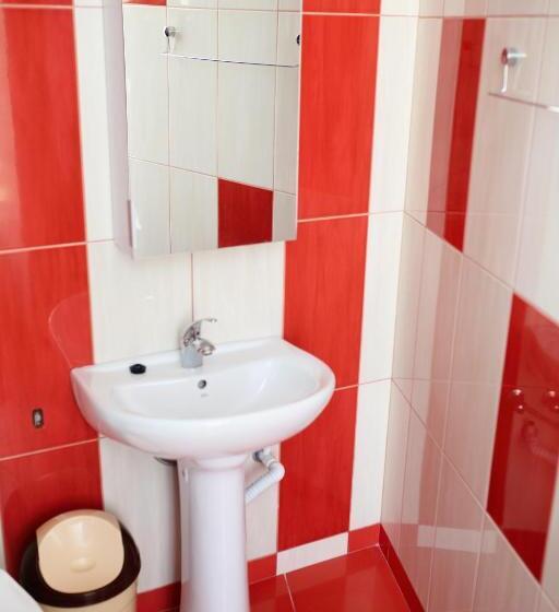 إستوديو قياسى مطلّ علي الحديقة, Pension Iory`s