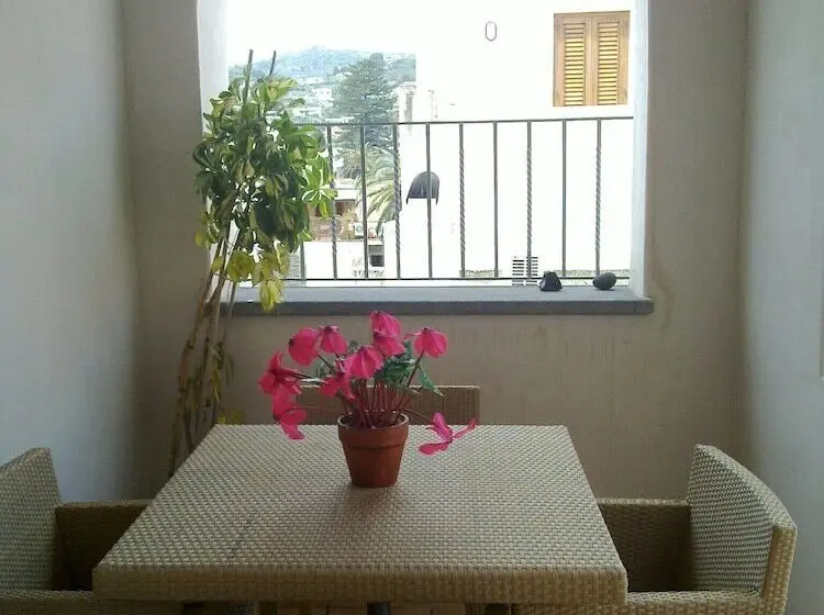 Huoneisto 2 Makuuhuonetta Terassi, Residence Acanto