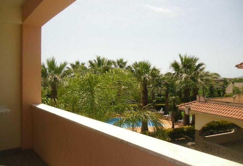 Апартаменты 2 Спальни с Балконом, Villa Laura Residence Hotel Apartments & Studios