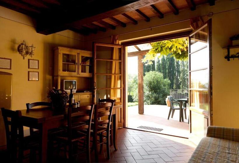 شقة غرفتين نوم مزودة بتراس, Agriturismo Fattoria Rozzalupi