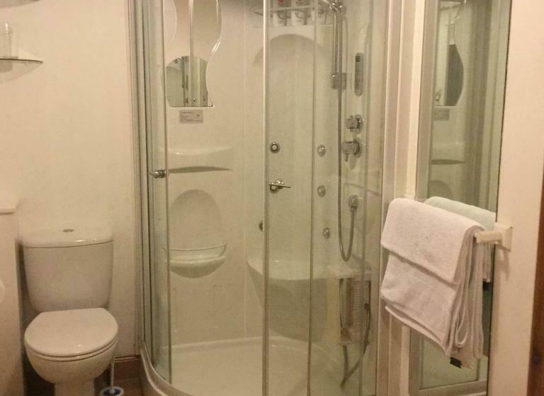 חדר דלוקס, Acer Guest House