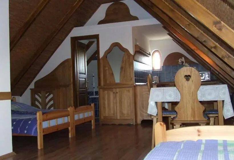 1 Bedroom Penthouse Apartment, Csátó Vendégház