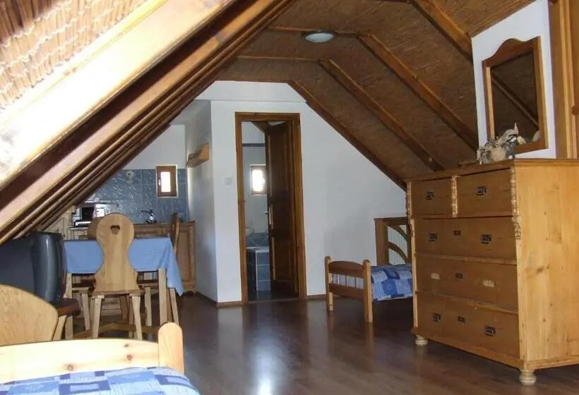 1 Bedroom Penthouse Apartment, Csátó Vendégház