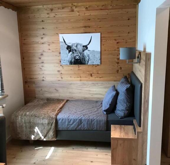 スタンダードシングルルーム, Golf & Ski Chalet