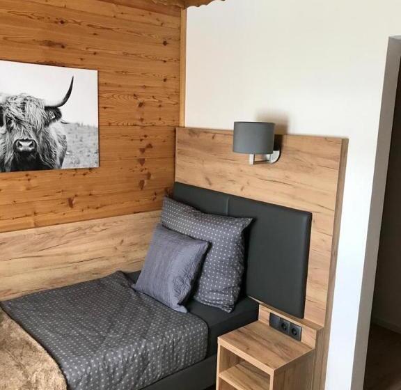 スタンダードシングルルーム, Golf & Ski Chalet