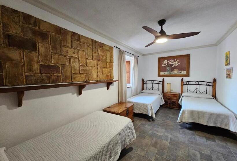 スタンダードトリプルルーム, Hostal El Asturiano