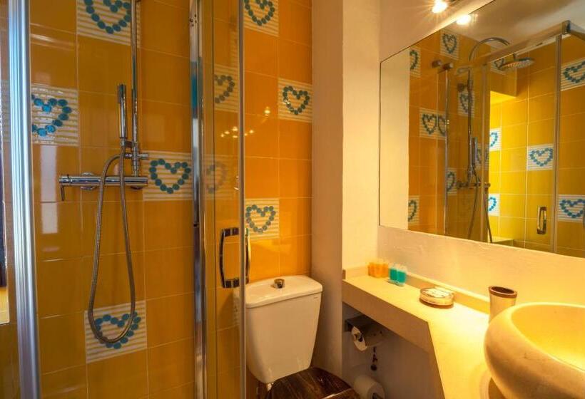 غرفة عائلية, Hostal El Asturiano