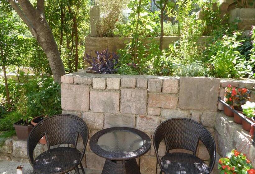 带2个卧室的公寓, Springs Apartments & Rooms