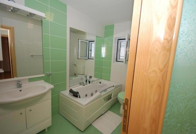 带2个卧室的公寓, Springs Apartments & Rooms