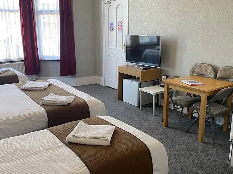 スタンダード４人部屋, The Grosvenor House
