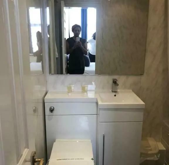 スタンダードシングルルーム, The Grosvenor House