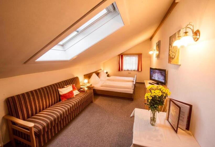 חדר משפחתי, Pension Grafengut