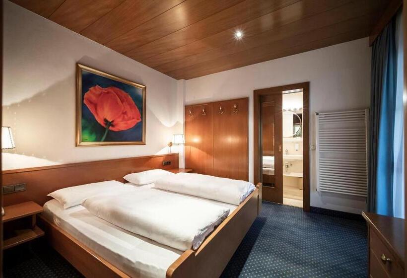 スタンダードスタジオ, Residence Villa Stella