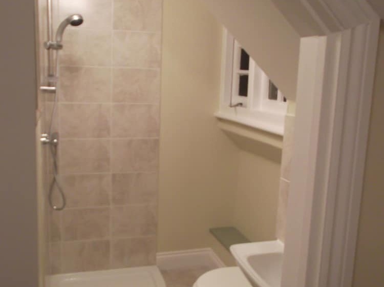 标准单人间共用浴室, The Stag Enfield