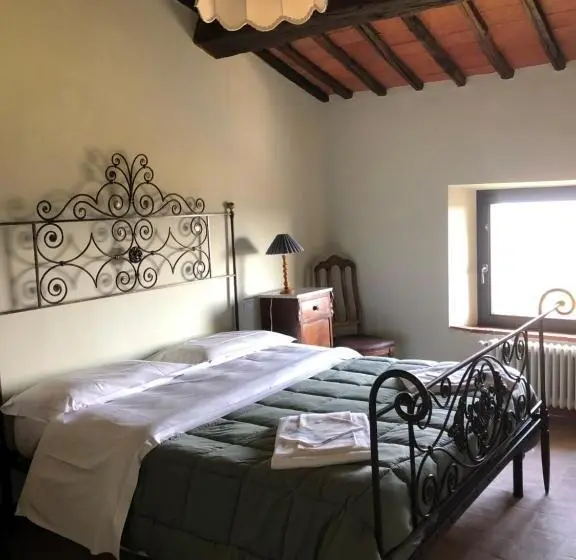 آپارتمان 2 خوابه, La Casaccia Guelfi
