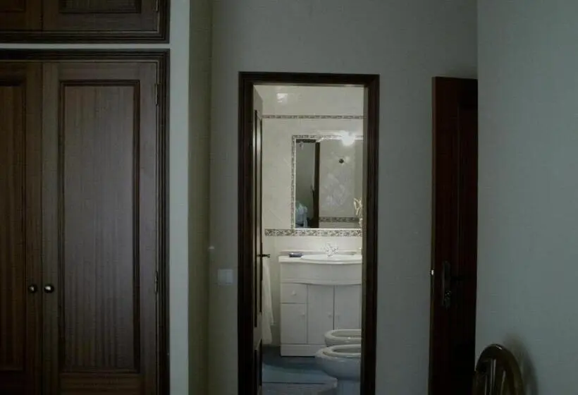 اتاق استاندارد با سرویس بهداشتی مشترک, Guest House Capitao Mor