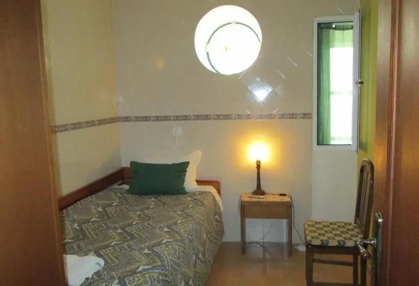 اتاق اکونومی یک تخته, Guest House Capitao Mor