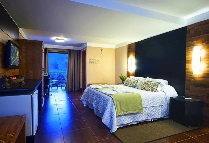 Quarto Deluxe com Sacada, Pousada Dos Pinhos