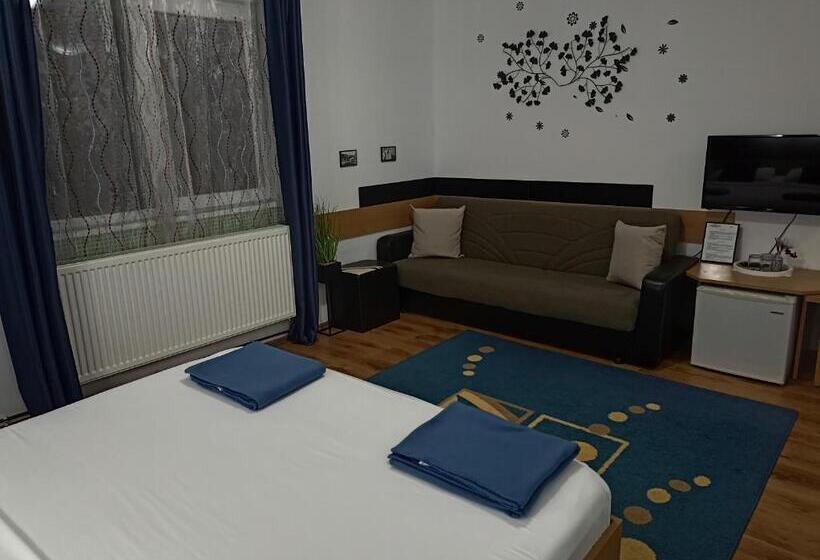 غرفة قياسية ثلاثية مطلة علي الحديقة, Pension Verde