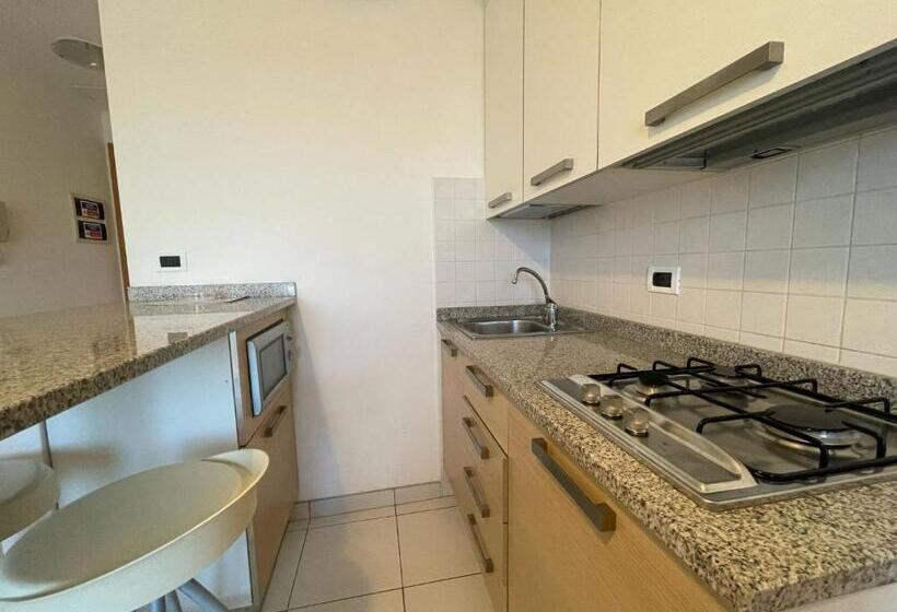 استودیوی سوپریور, Residence Zenith   Agenzia Cocal