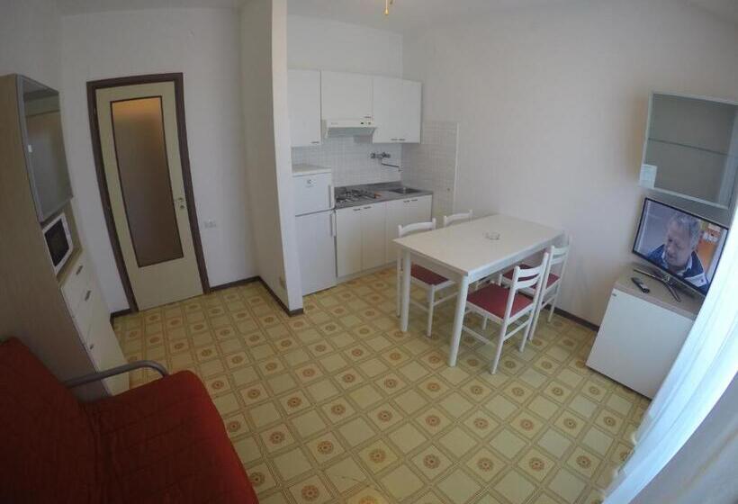 آپارتمان 1 خوابه با بالکن, Residence Zenith   Agenzia Cocal