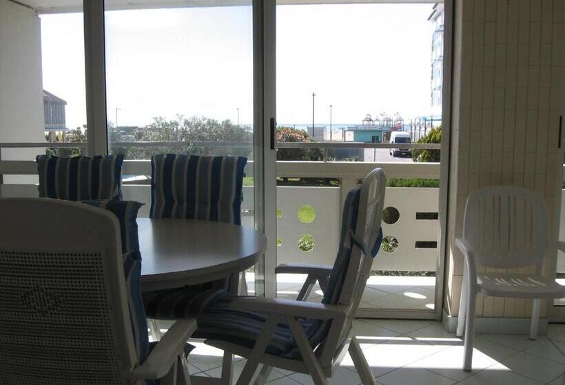 سوییت با چشم‌انداز دریا, Residence Zenith   Agenzia Cocal