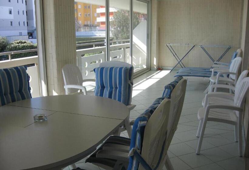 سوییت با چشم‌انداز دریا, Residence Zenith   Agenzia Cocal