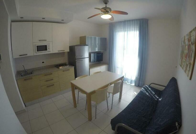 آپارتمان 1 خوابه با چشم‌انداز جانبی دریا, Residence Zenith   Agenzia Cocal