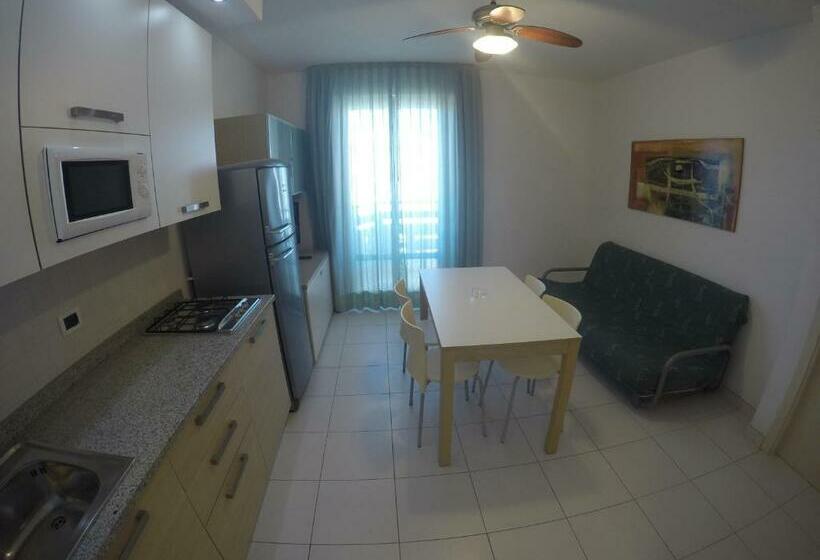 آپارتمان 1 خوابه با چشم‌انداز جانبی دریا, Residence Zenith   Agenzia Cocal