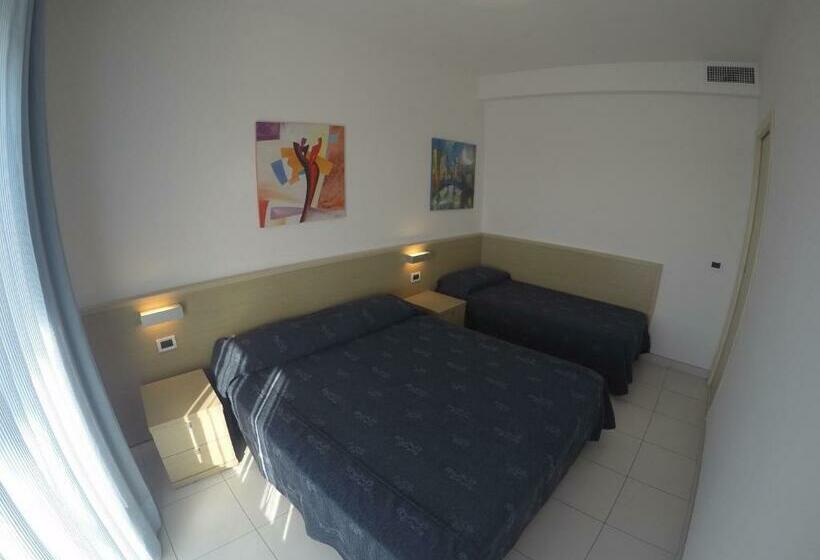 آپارتمان 1 خوابه با چشم‌انداز جانبی دریا, Residence Zenith   Agenzia Cocal