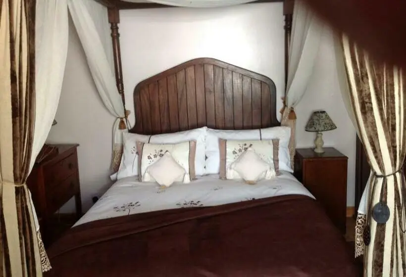 バス共有のスタンダードルーム, Alice Guest House