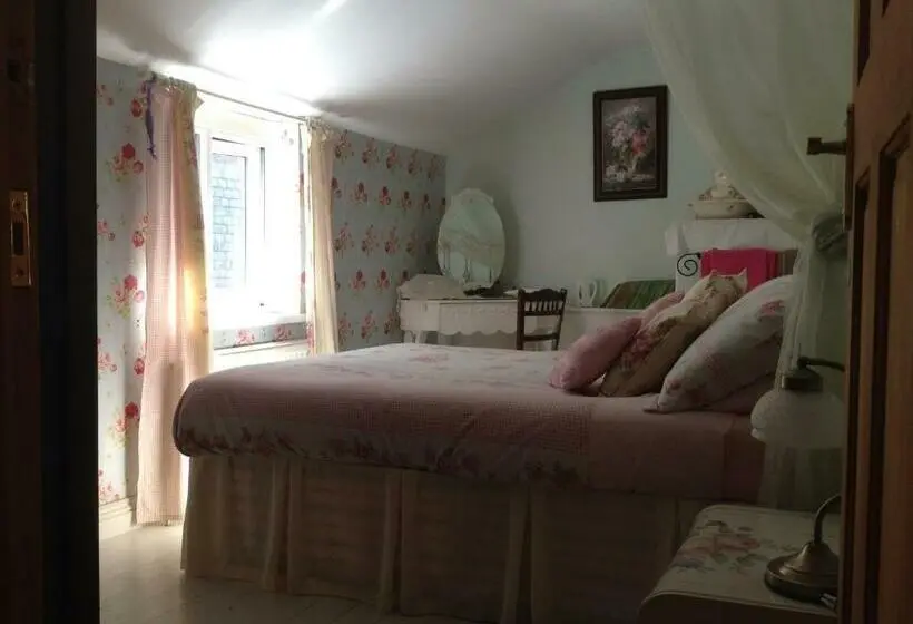 バス共有のスタンダードルーム, Alice Guest House