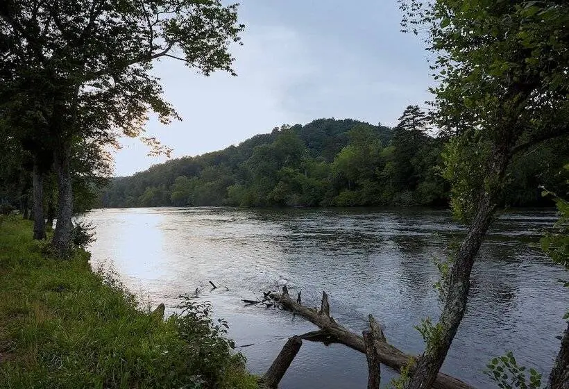 キャビン, Asheville River Cabins