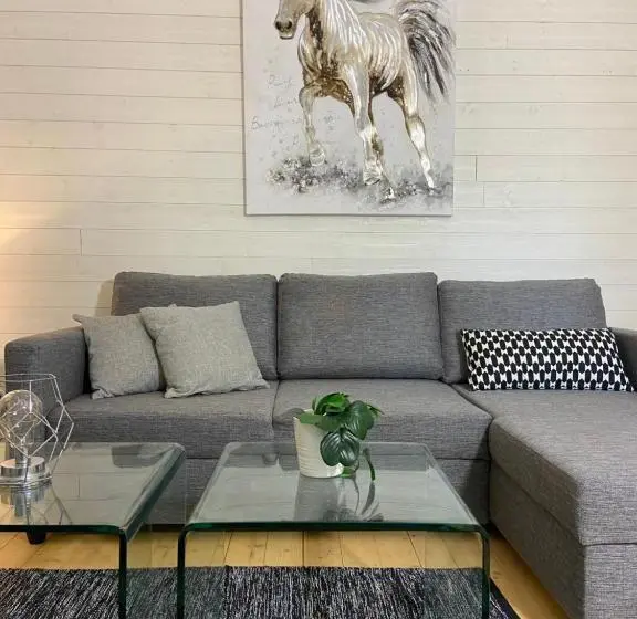 Quarto Familiar, Bashults Gård