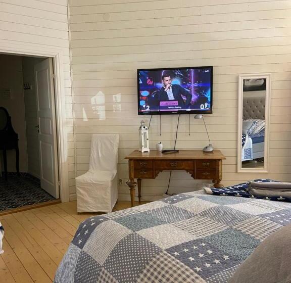 Familie Suite, Bashults Gård