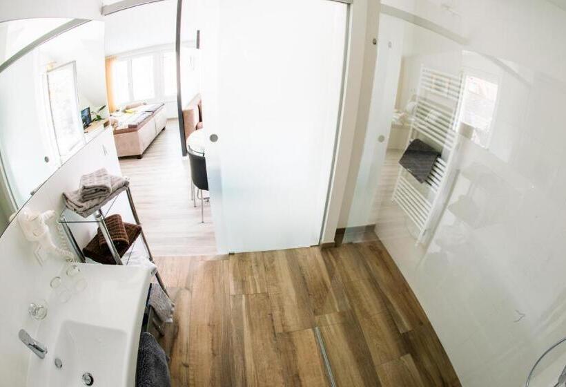 إستوديو قياسى, Gästehaus Haiminger Ehemalig Schmelz