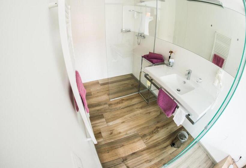 إستوديو قياسى, Gästehaus Haiminger Ehemalig Schmelz