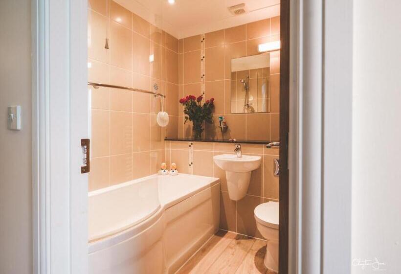 בקתה, Lakeview Holiday Cottages