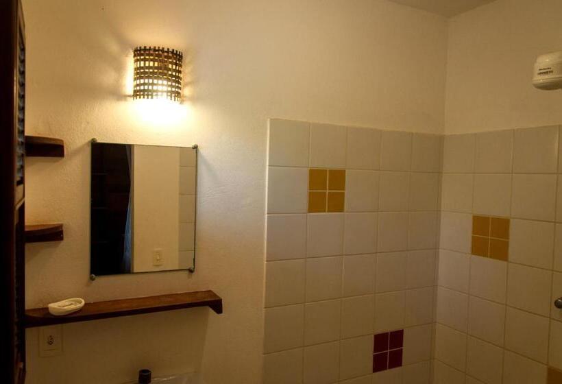 اتاق خانوادگی, Jangada Lodge