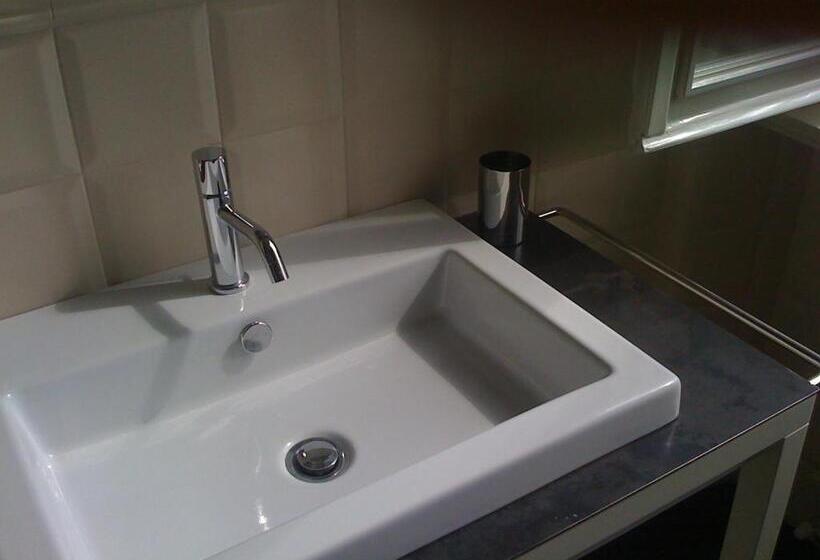 Suite with lake view, Casa Brenna Tosatto Art Experience