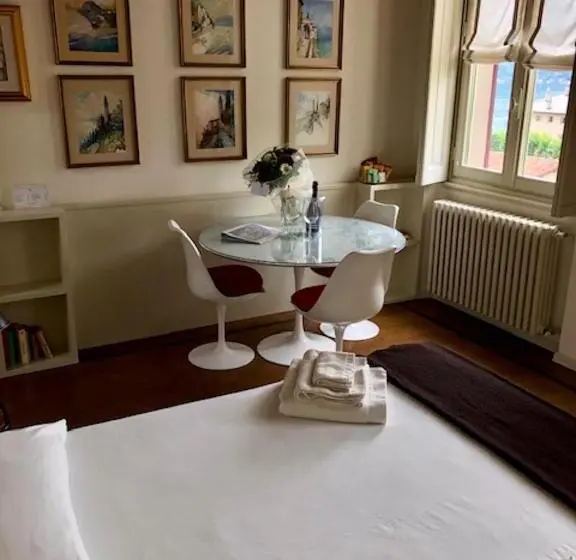 Suite with lake view, Casa Brenna Tosatto Art Experience