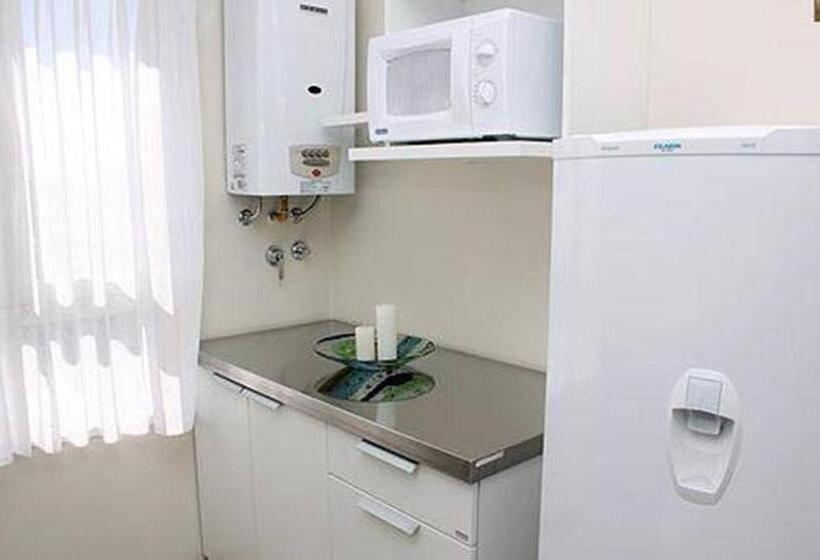 דירת חדר, De Los Arroyos Apart