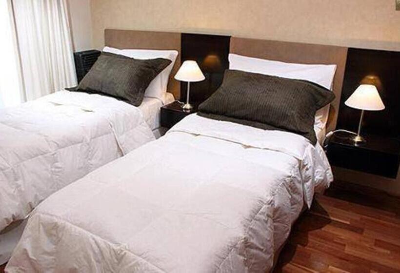 דירת חדר, De Los Arroyos Apart