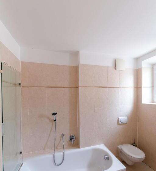 バルコニー付き1ベッドルームアパートメント, Eden Apartments