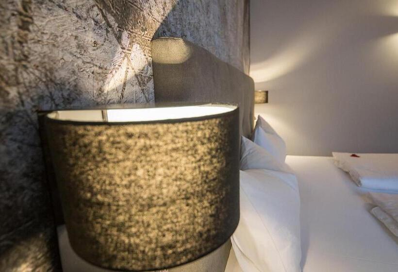 バルコニー付き1ベッドルームアパートメント, Eden Apartments